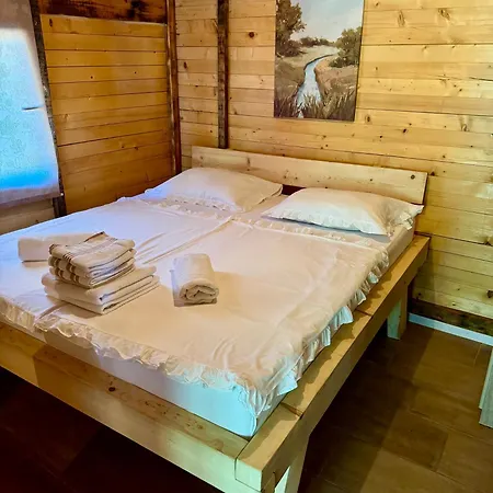 Rustic Heaven Ostrozac Apartment